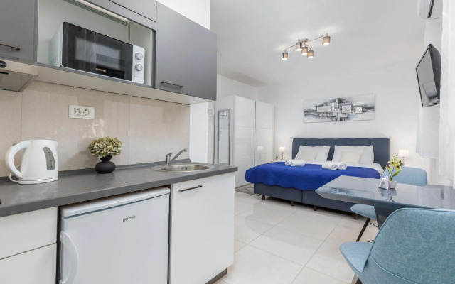 Marine Lux apartments