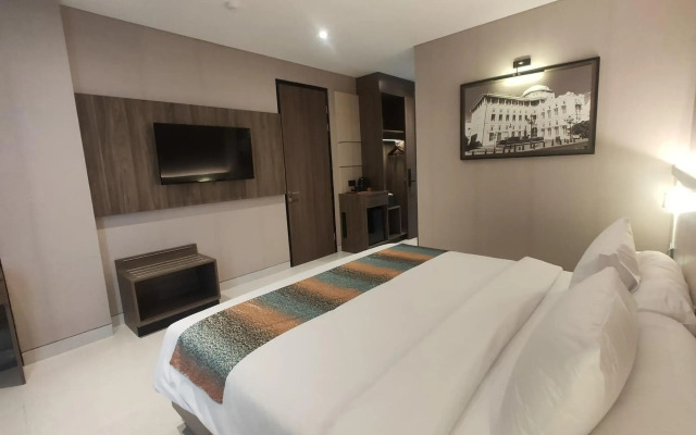 Eno Front One Hotel Semarang