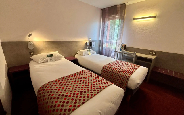 Brit Hotel Les Evens