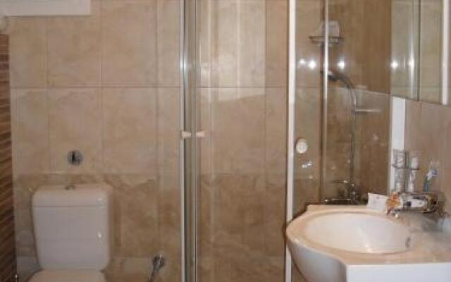 Kyknos De Luxe Suites & Rooms