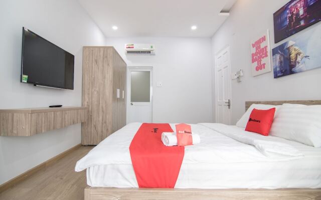 RedDoorz Plus @ Nguyen Van Troi