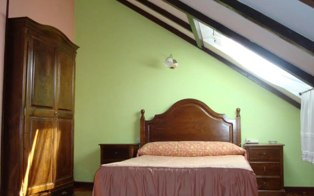 Hosteria Peña Sagra