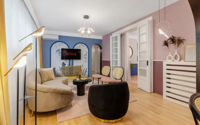 Modern 3 BR Flat on the Edge of Old Town