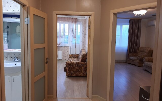 Apartment on Pervomayskiy Prospekt 76-3