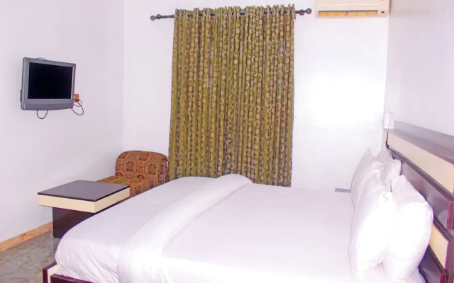 Pacific Paradise Suites