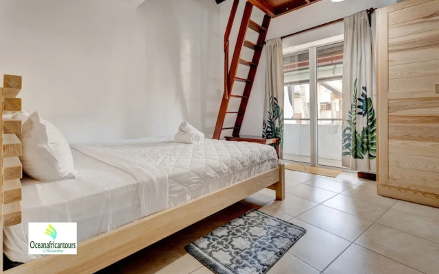 Sunset Boulevard Beachfront Apartment