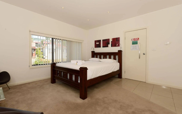 Hobart Lodge