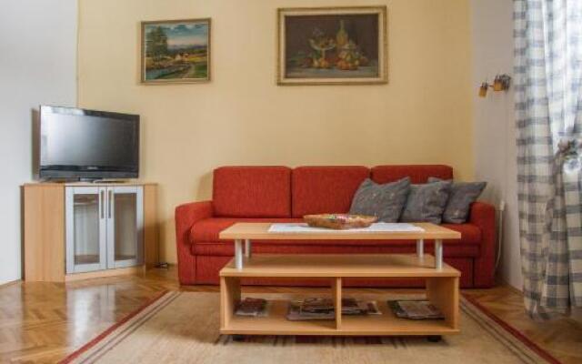 Apartment & rooms Grmek