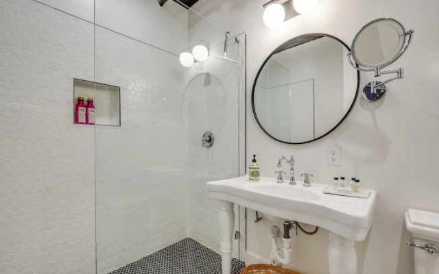 Private Suite in Historic Austin B&b: Sleeps 4!