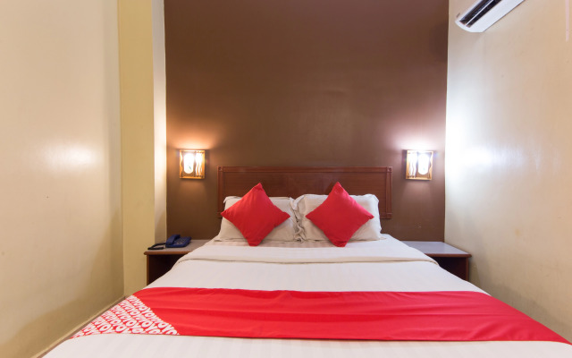Super OYO 447 Comfort Hotel Meru