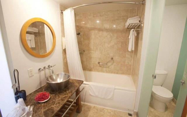 Guam Plaza Resort