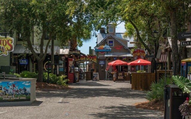 Sandestin Market Street