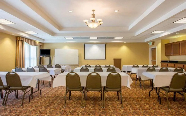 Comfort Suites Barstow near I-15