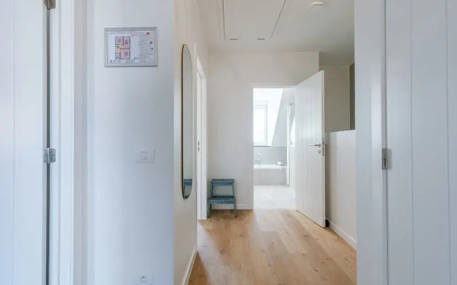 Modern House Julie With Spacious Garden and Garage