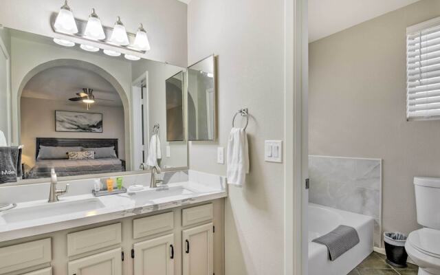 Gilbert Home w/ Private Pool & Putting Green!