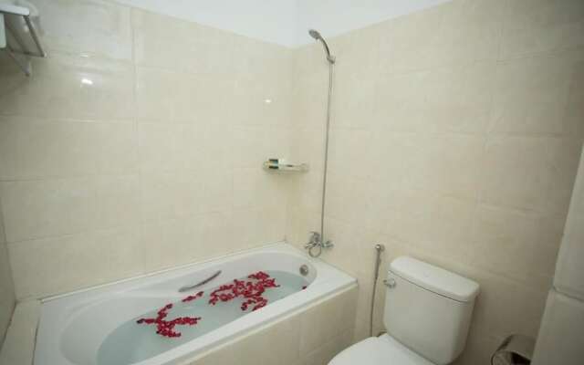 Shwe Pyi Thain Kha Hotel