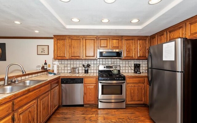 055 - Lakefront Ski Getaway