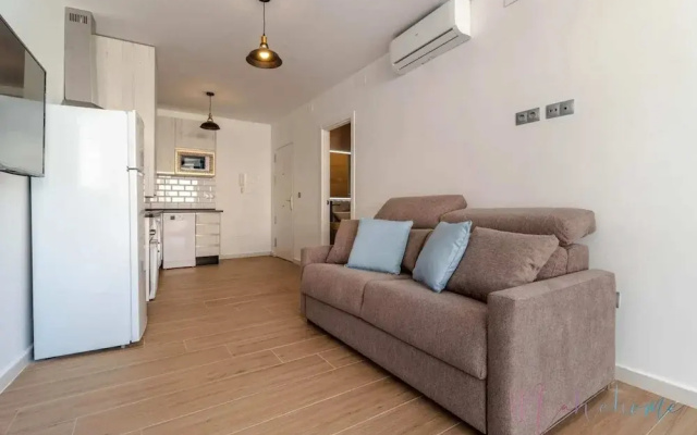 Central Riverside Apartment for Couple