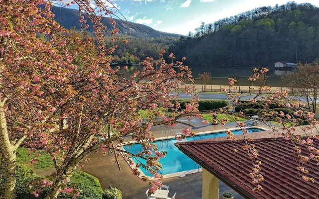 The 1927 Lake Lure Inn & Spa