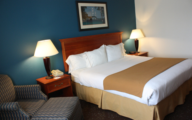 Holiday Inn Express Mackinaw City by IHG
