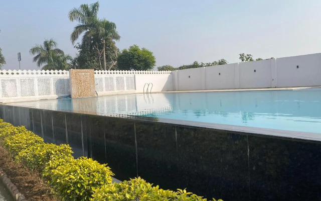 Roop Shree Hotel