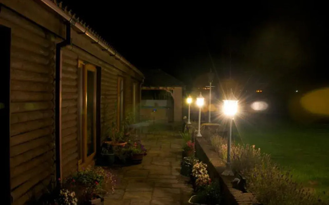 Treetops Cottages & Spa