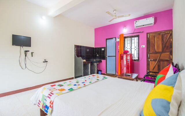 OYO 13211 Home Spacious Studio Morjim Beach