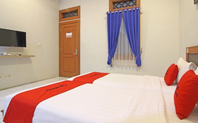 Reddoorz Premium near Sleman City Hall