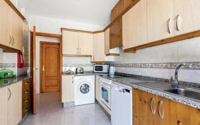 3383 Villa Encina