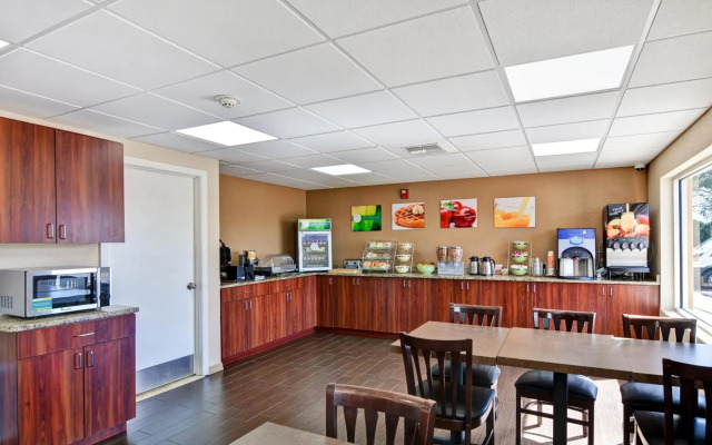 Quality Inn & Suites Heritage Park