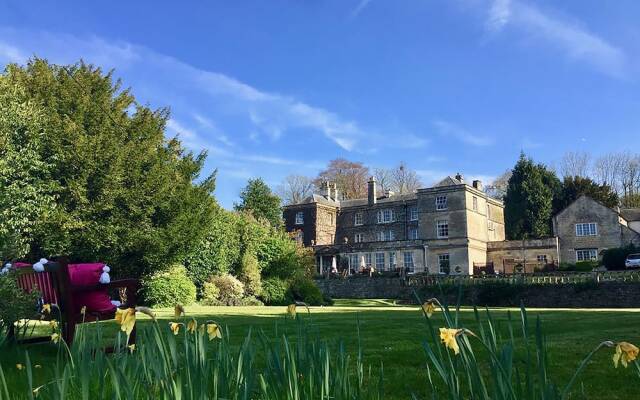 Burleigh Court