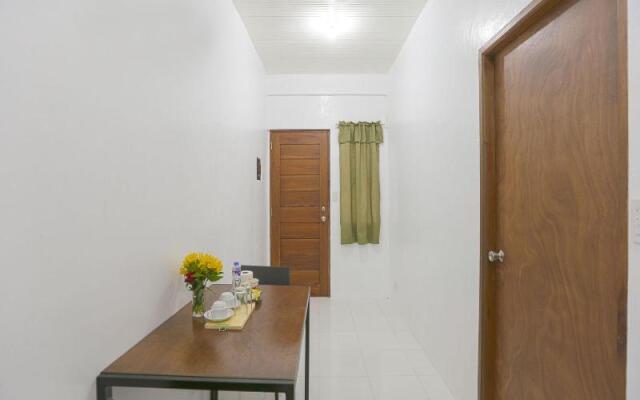 OYO 736 Jade Apartelle