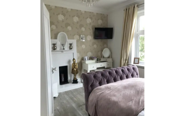 Ellesmere Cottage