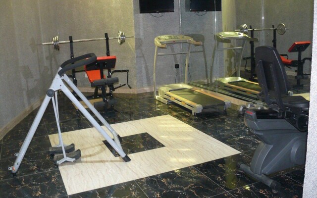 Max Royal Hotel & Suites