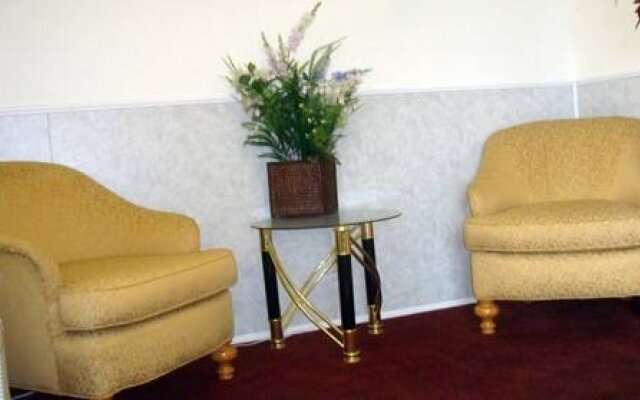 Travel Inn Dekalb