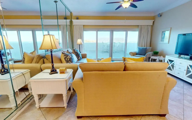 Beach Manor 0404
