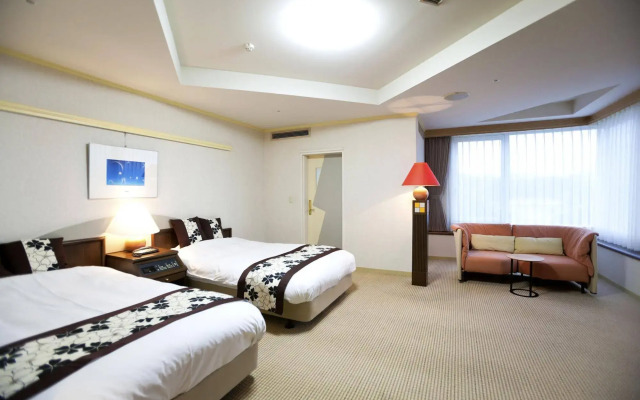 Northern Arc Resort Hotel
