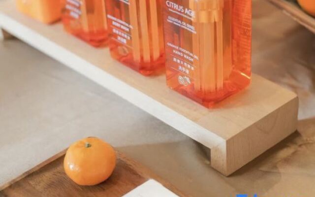 Orange Hotel (Wuhan Qingnian wansongyuan Road)