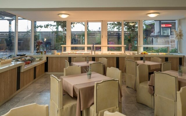 Hermes Hotel