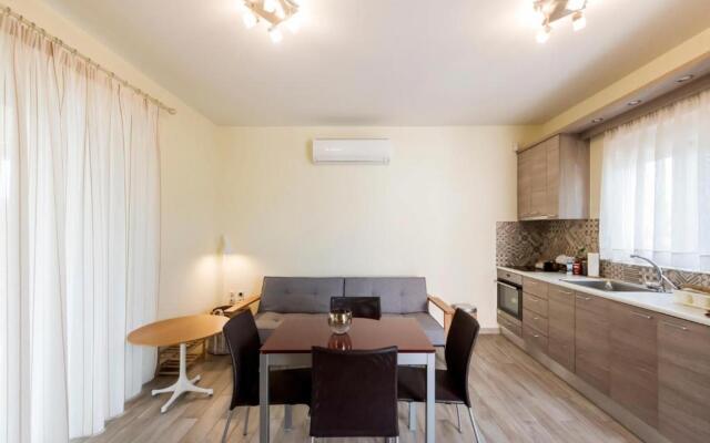 Artemis, Villa With Pool 250m To The Beach