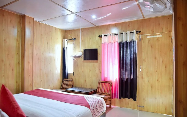 OYO 10633 The Shivalaya Retreat With In