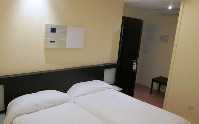 Hotel Los Jeronimos y Terraza Monasterio