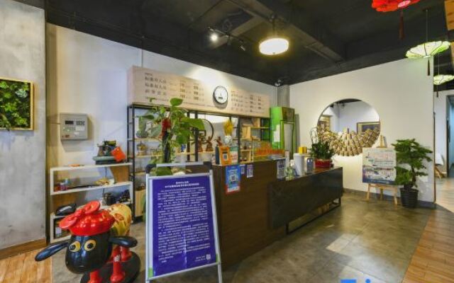 Rushi Hostel