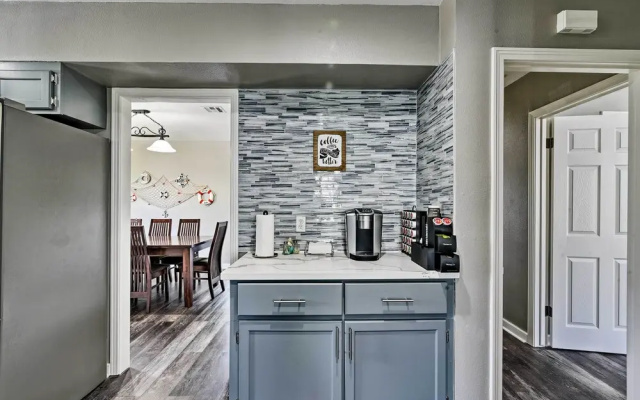 Spacious + Modern Family Duplex in Galveston!