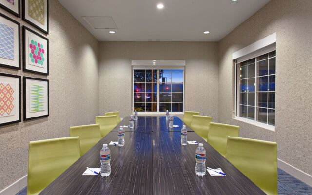 Holiday Inn Express Hotel & Suites Oakland-Airport by IHG