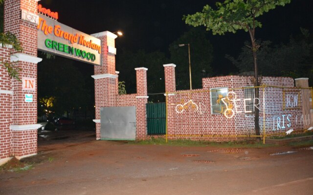 The Grand Neelam Hotel