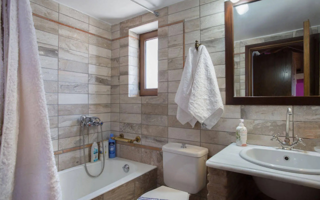 Aktaion Hotel