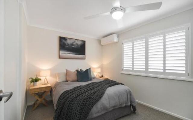 Renovated Moololaba Unit 100m To Beach