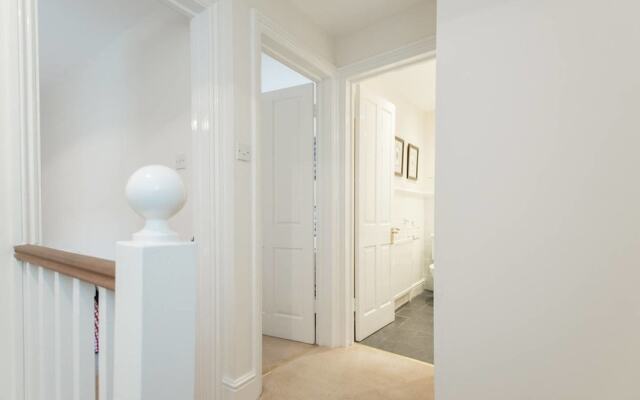 Stylish 3 bed House 2 Minutes From Baker Street!