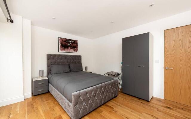 Large Apartment close to London BR1 II